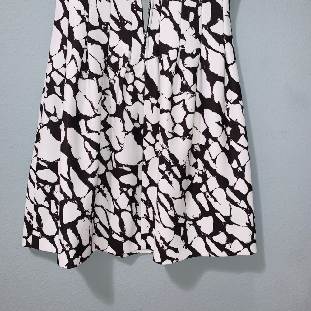 Dress - Picture 5 of 6